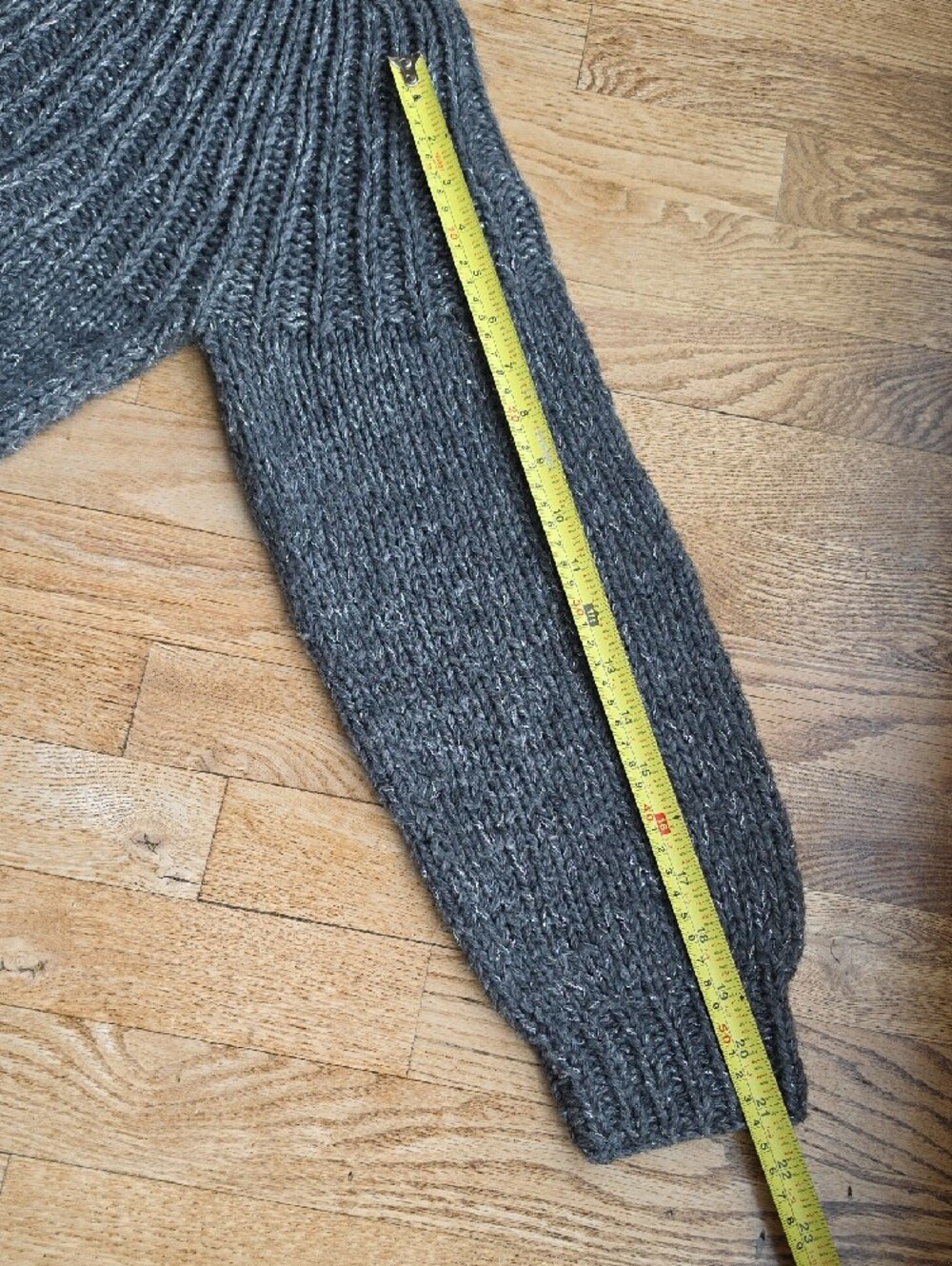 (M) Chunky Grey Turtleneck Pullover Sweater Metallic Accents Y2K Cozy Cabincore - Picture 5 of 6